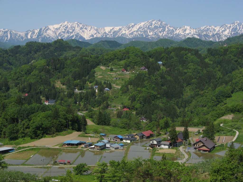 長野県小川村から望む北アルプスの景色